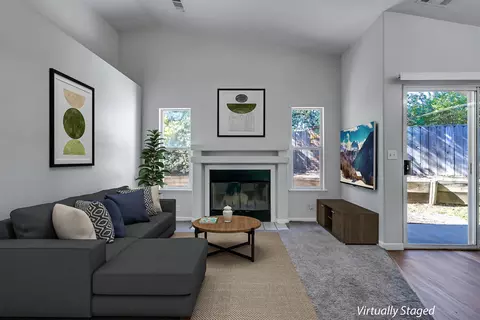 Living - 597 Martinique Cir, Redding, CA 96003 photo 7 of 11