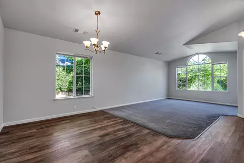 Living - 597 Martinique Cir, Redding, CA 96003 photo 6 of 11