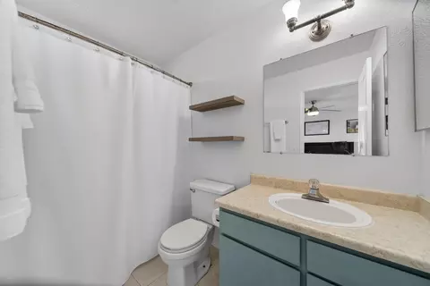 Bath - 1254 Beltline Rd, Redding, CA 96003 photo 1 of 2