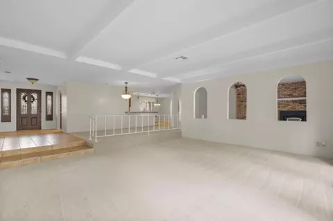 Living - 15624 Ranchland Dr, Redding, CA 96001 photo 4 of 8