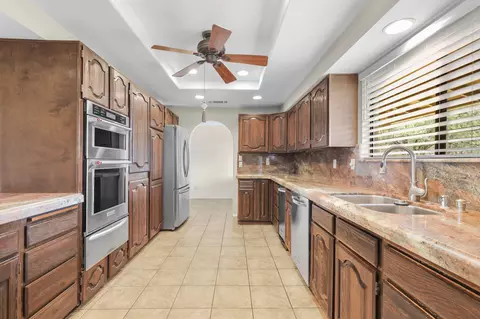 Kitchen - 15624 Ranchland Dr, Redding, CA 96001 photo 3 of 4