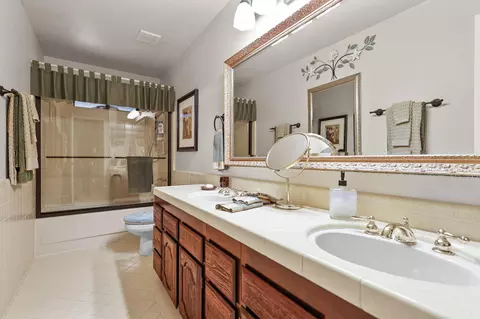 Bath - 15624 Ranchland Dr, Redding, CA 96001 photo 1 of 1