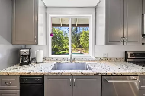 Kitchen - 9057 Simmons Rd, Redding, CA 96001 photo 2 of 6