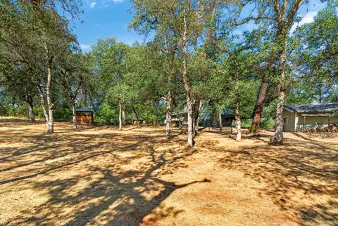 Exterior - 9057 Simmons Rd, Redding, CA 96001 photo 15 of 18