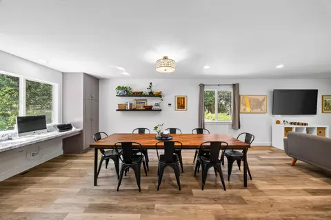 Dining - 9057 Simmons Rd, Redding, CA 96001 photo 4 of 5