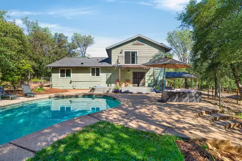 Exterior - 9057 Simmons Rd, Redding, CA 96001 photo 6 of 18