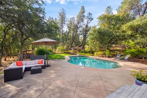 Exterior - 9057 Simmons Rd, Redding, CA 96001 photo 5 of 18