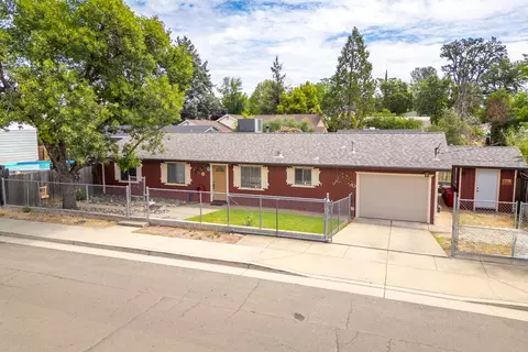 1821 Montana Ave, Shasta Lake, CA 96019