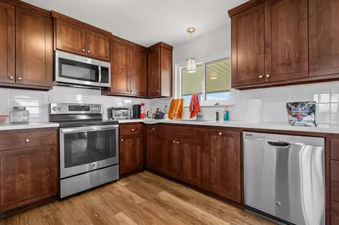 Kitchen - 13497 Old Oregon Trl, Redding, CA 96003 photo 1 of 3