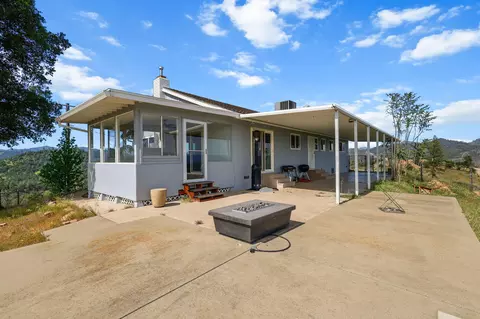 Exterior - 13497 Old Oregon Trl, Redding, CA 96003 photo 7 of 11