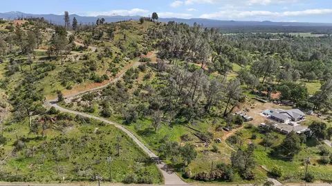 View/Area - 13497 Old Oregon Trl, Redding, CA 96003 photo 7 of 9