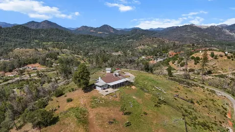 View/Area - 13497 Old Oregon Trl, Redding, CA 96003 photo 4 of 9