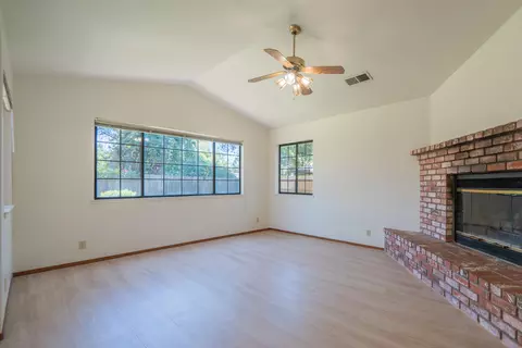Living - 3535 Somerset Ave, Redding, CA 96002 photo 1 of 5