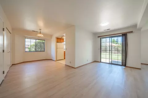 Living - 3535 Somerset Ave, Redding, CA 96002 photo 4 of 5