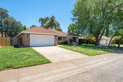 Exterior - 3535 Somerset Ave, Redding, CA 96002 photo 7 of 8