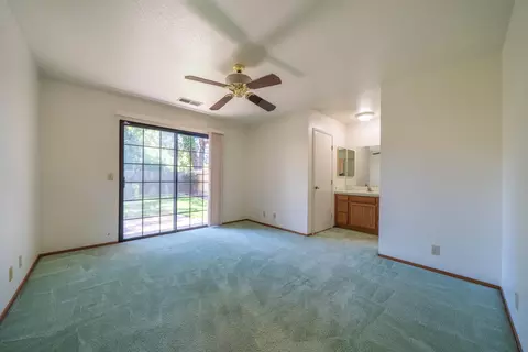 Bedroom - 3535 Somerset Ave, Redding, CA 96002 photo 3 of 4