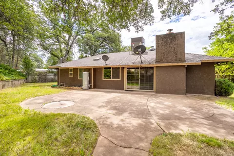 Exterior - 20124 Old Alturas Rd, Redding, CA 96003 photo 4 of 13
