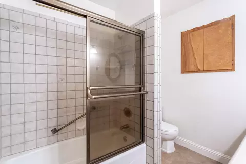 Bath - 20124 Old Alturas Rd, Redding, CA 96003 photo 4 of 5