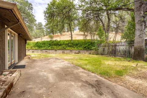 Exterior - 20124 Old Alturas Rd, Redding, CA 96003 photo 9 of 13