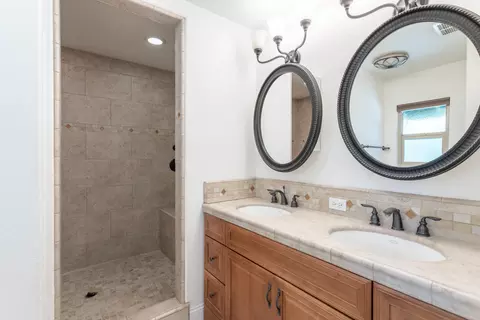 Bath - 20124 Old Alturas Rd, Redding, CA 96003 photo 1 of 5