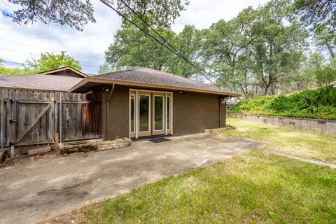 Exterior - 20124 Old Alturas Rd, Redding, CA 96003 photo 10 of 13