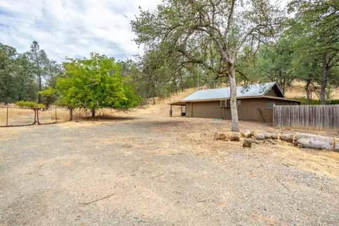 Exterior - 20124 Old Alturas Rd, Redding, CA 96003 photo 2 of 13