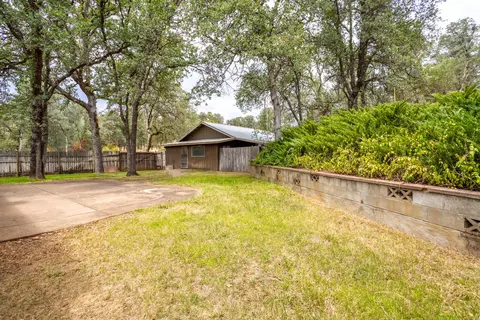 Exterior - 20124 Old Alturas Rd, Redding, CA 96003 photo 7 of 13