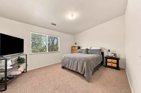 Bedroom - 1088 Burton Dr, Redding, CA 96003 photo 1 of 4