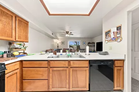 Kitchen - 1088 Burton Dr, Redding, CA 96003 photo 4 of 5
