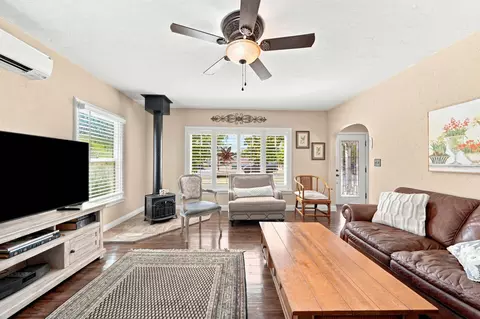Living - 940 Cedar St, Red Bluff, CA 96080 photo 1 of 5