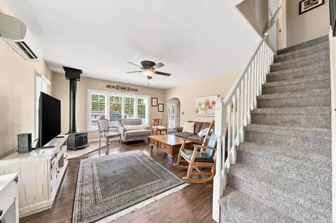 Living - 940 Cedar St, Red Bluff, CA 96080 photo 5 of 5