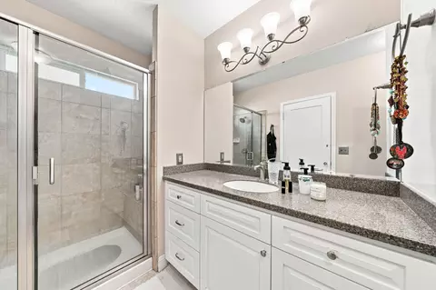 Bath - 940 Cedar St, Red Bluff, CA 96080 photo 1 of 3