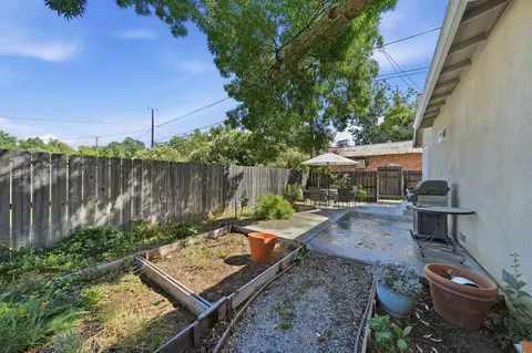 Exterior - 940 Cedar St, Red Bluff, CA 96080 photo 7 of 8