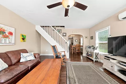 Living - 940 Cedar St, Red Bluff, CA 96080 photo 3 of 5