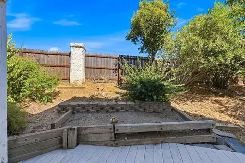 Exterior - 743 Coffeeberry Ln, Redding, CA 96003 photo 7 of 8