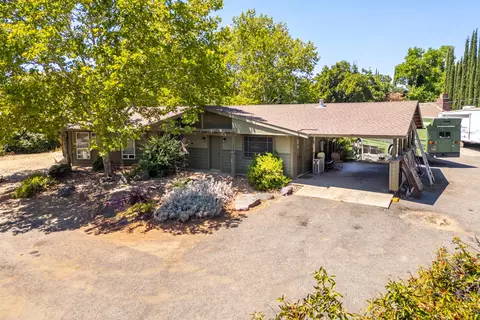 Exterior - 1664 Victor Ave, Redding, CA 96002 photo 2 of 11