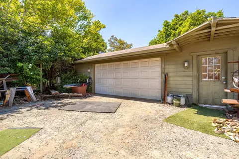 Exterior - 1664 Victor Ave, Redding, CA 96002 photo 4 of 11
