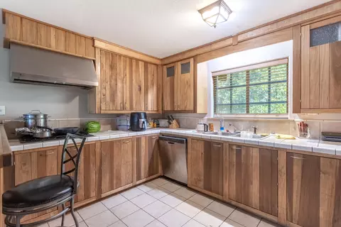 Kitchen - 1664 Victor Ave, Redding, CA 96002 photo 1 of 2