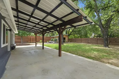 2585 Radio Ln, Redding, CA 96001