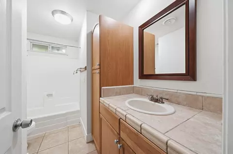 Bath - 3394 Cessna Dr, Redding, CA 96001 photo 3 of 4