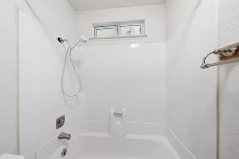 Bath - 3394 Cessna Dr, Redding, CA 96001 photo 4 of 4