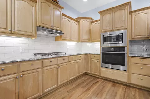 Kitchen - 672 Reddington Dr, Redding, CA 96003 photo 3 of 4