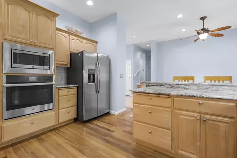 Kitchen - 672 Reddington Dr, Redding, CA 96003 photo 4 of 4