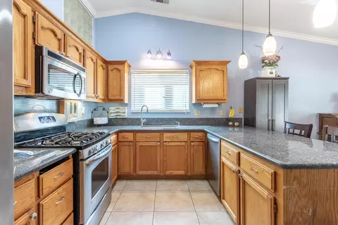 Kitchen - 2638 Evergreen Way, Redding, CA 96001 photo 2 of 3