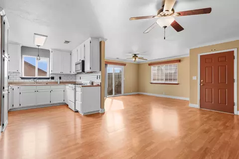 Living - 2180 Gentry Way, Red Bluff, CA 96080 photo 4 of 4