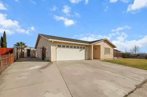 Exterior - 2180 Gentry Way, Red Bluff, CA 96080 photo 8 of 9