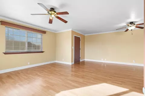 Living - 2180 Gentry Way, Red Bluff, CA 96080 photo 3 of 4