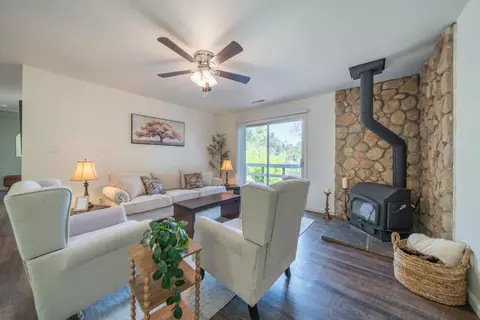 Living - 3447 Odin Ct, Redding, CA 96002 photo 1 of 3
