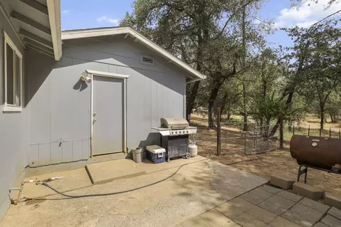 Exterior - 12045 Lake Blvd, Redding, CA 96003 photo 5 of 13