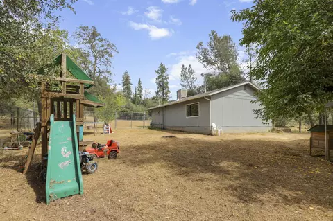 Exterior - 12045 Lake Blvd, Redding, CA 96003 photo 7 of 13